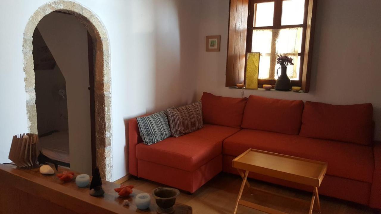 Athina Guesthouse モネンバシア エクステリア 写真