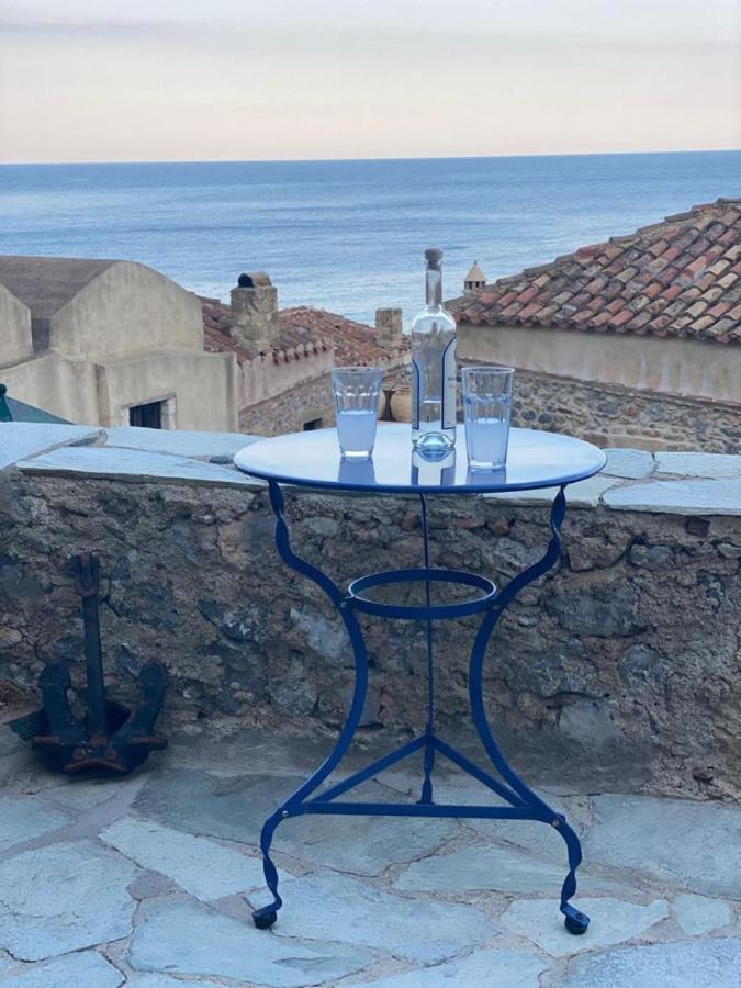 Athina Guesthouse モネンバシア エクステリア 写真